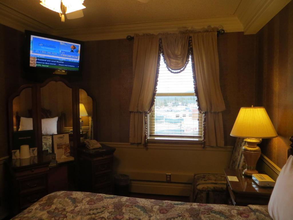 Athabasca Hotel Jasper Bilik gambar